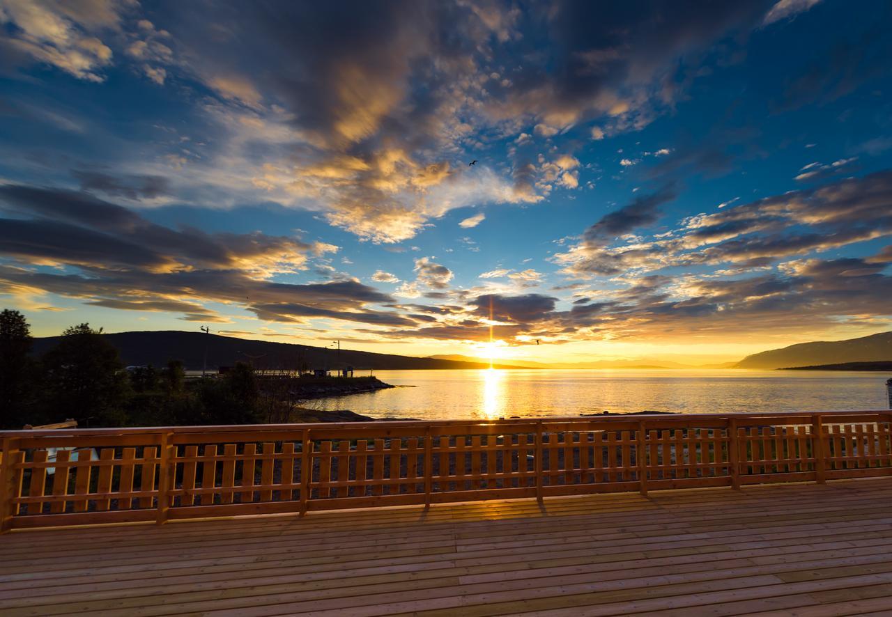 Vikran Vacation: Sea Fishing And Northern Lights Exterior foto